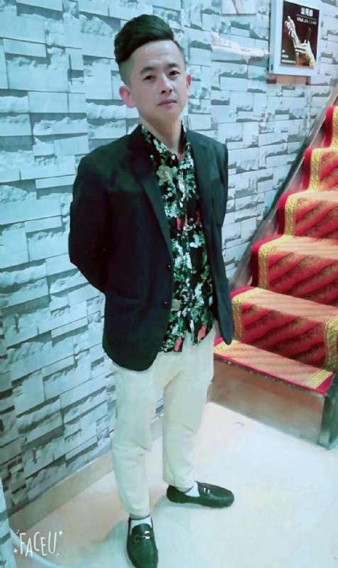 男人三十而立的第一张照片--成都相亲服务中心