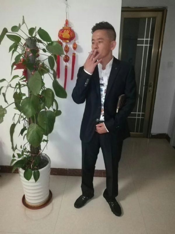 男人三十而立的第二张照片--成都相亲服务中心