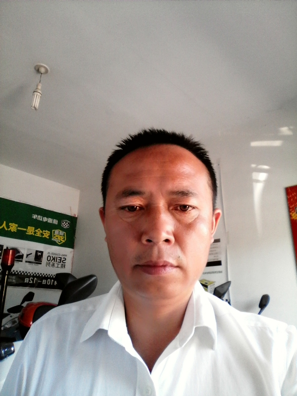 左手的第一张照片--成都相亲服务中心