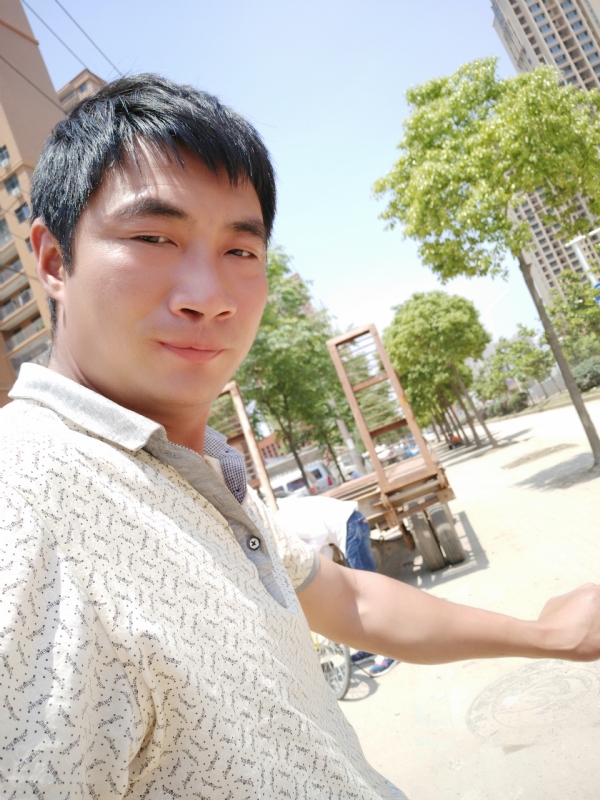 勇哥的第一张照片--成都相亲服务中心