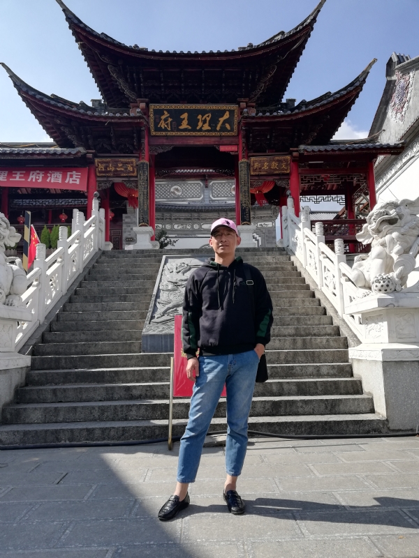 旧事离人的第一张照片--成都相亲服务中心