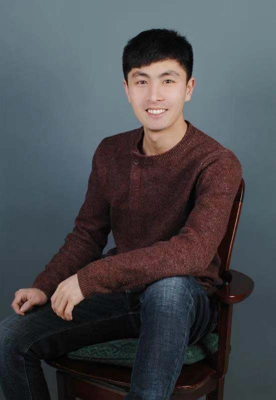 王泽的第二张照片--成都相亲服务中心