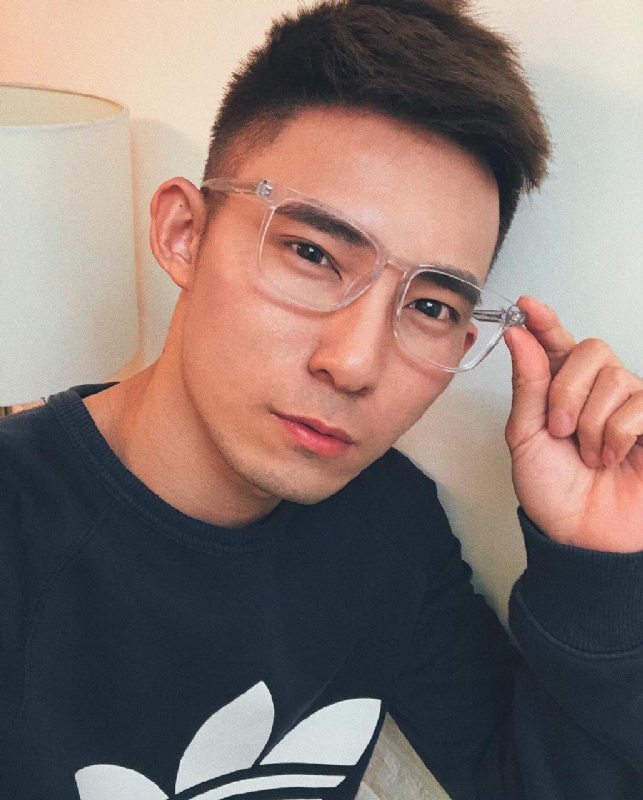 小伟的第一张照片--成都相亲服务中心