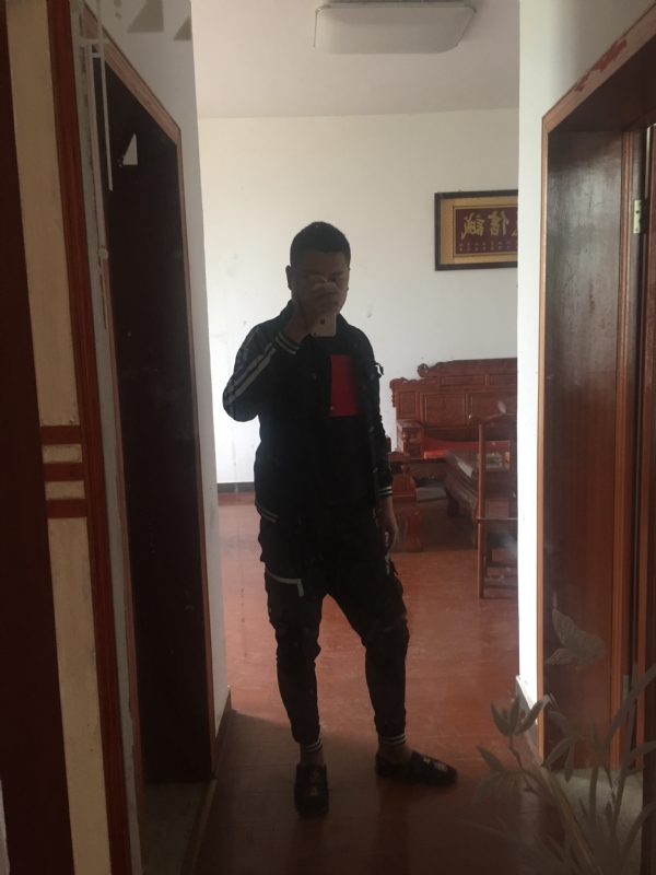 MC无所畏惧的第一张照片--成都相亲服务中心