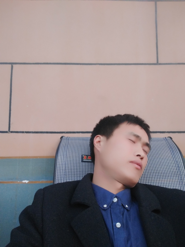 有钱爱情才能长久的第一张照片--成都相亲服务中心