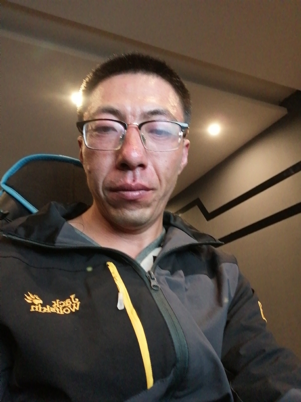 千年等你的第一张照片--成都相亲服务中心