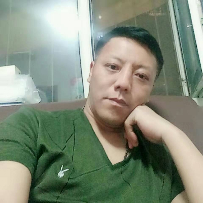 龍行天下的第一张照片--成都相亲服务中心