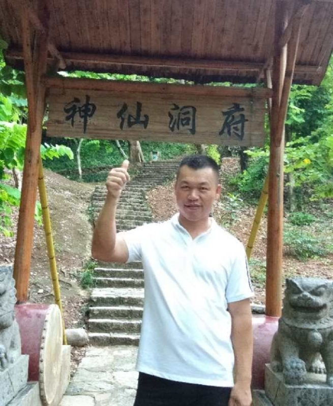 强仔的第一张照片--成都相亲服务中心