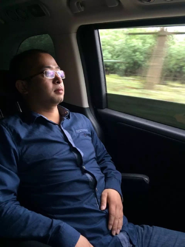 世界那么大的第三张照片--成都相亲服务中心