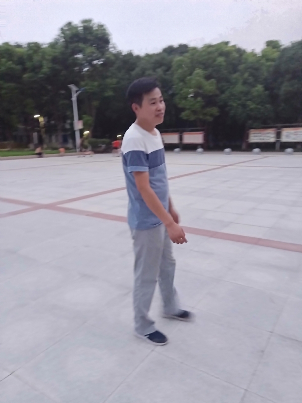 一笑的第一张照片--成都相亲服务中心