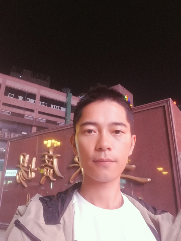 重庆小林的第一张照片--成都相亲服务中心