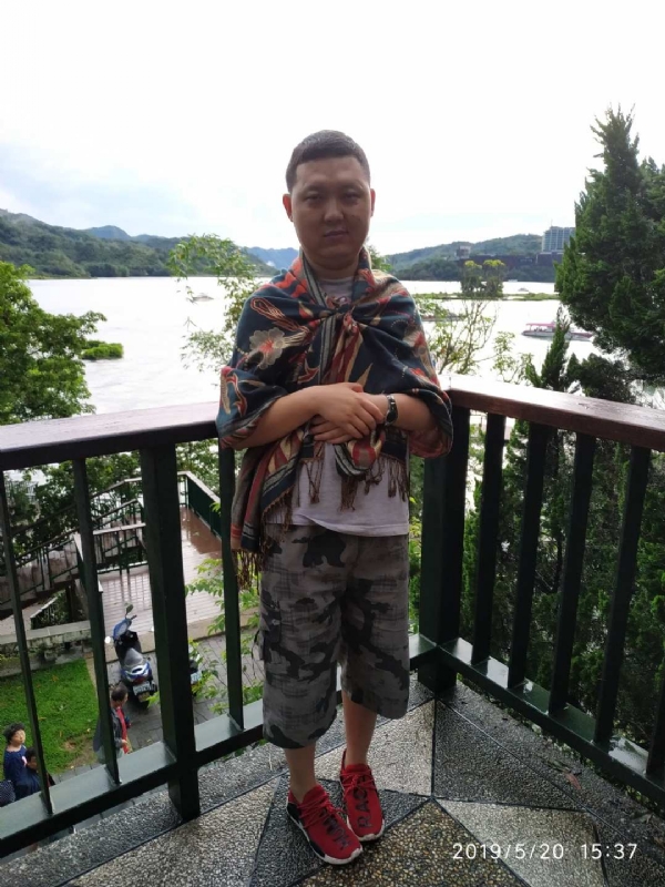 爱情里的俩个人的第一张照片--成都相亲服务中心