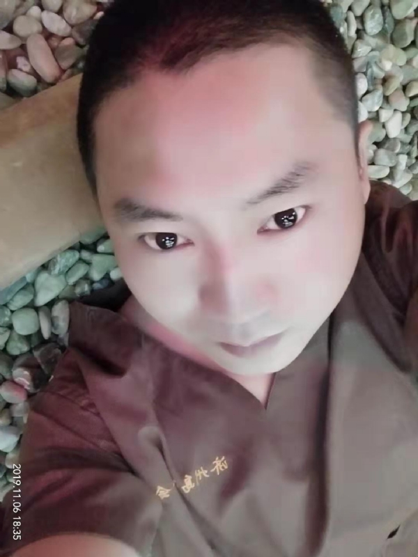 红枫叶的第一张照片--成都相亲服务中心