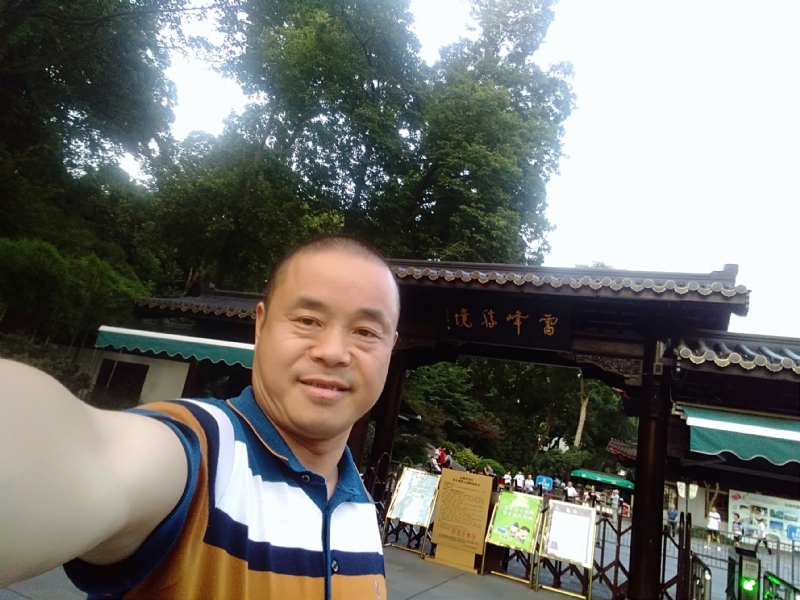 夏雨晨紫的第一张照片--成都相亲服务中心