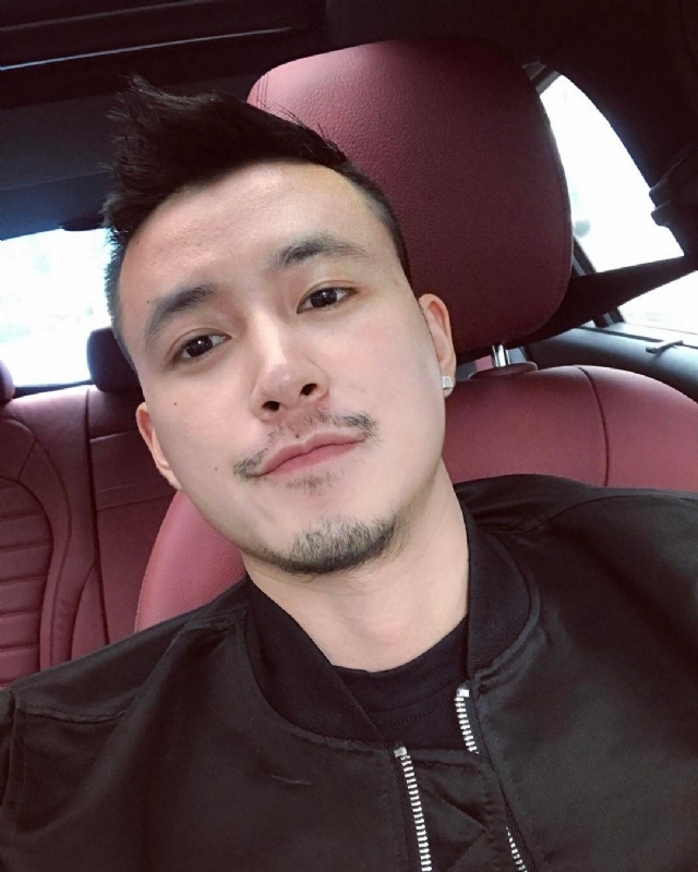 隆刘的第一张照片--成都相亲服务中心