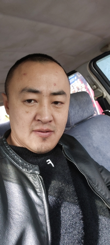 精神九哥的第一张照片--成都相亲服务中心