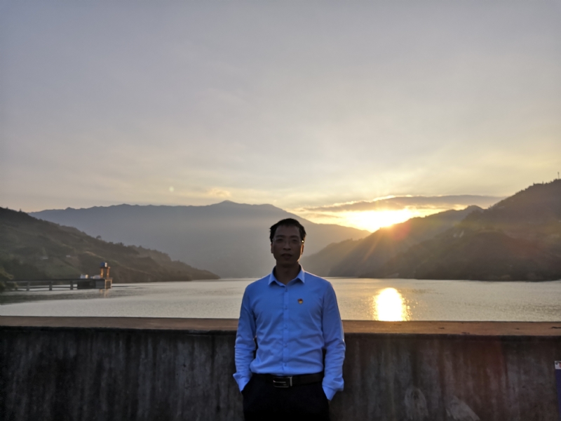 庸人自扰的第一张照片--成都相亲服务中心