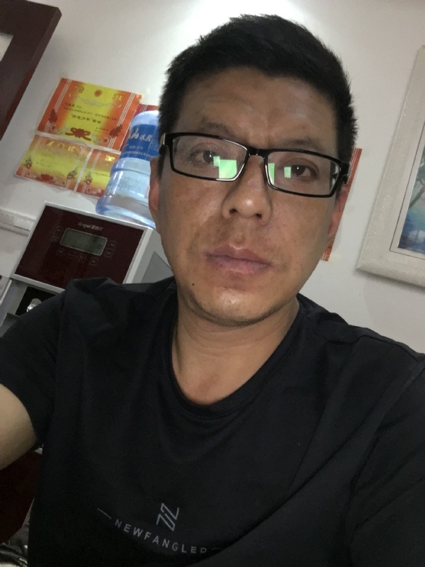 牵手的第三张照片--成都相亲服务中心