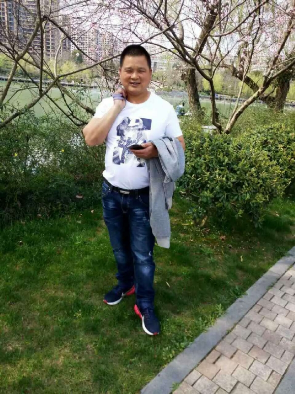 纯爷们的第一张照片--成都相亲服务中心
