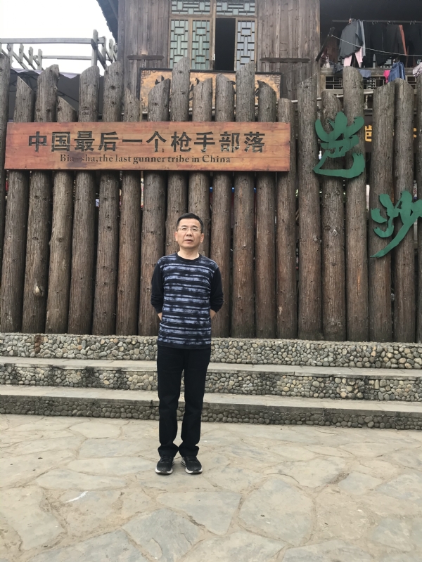 屯里的富豪的第一张照片--成都相亲服务中心
