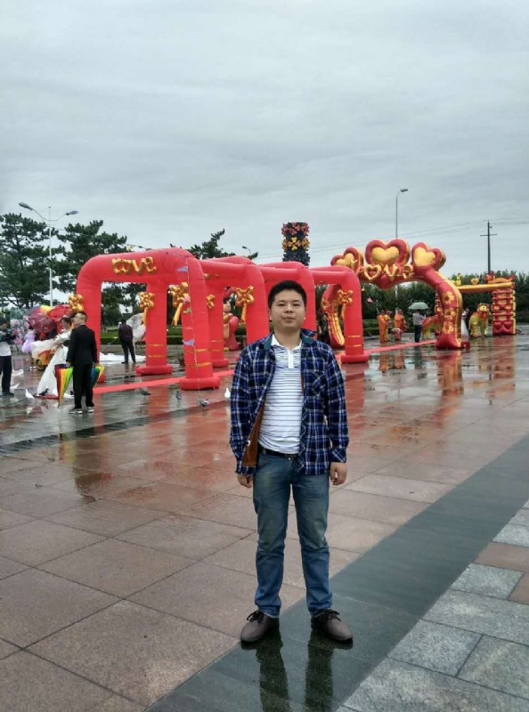 在奋斗的第三张照片--成都相亲服务中心