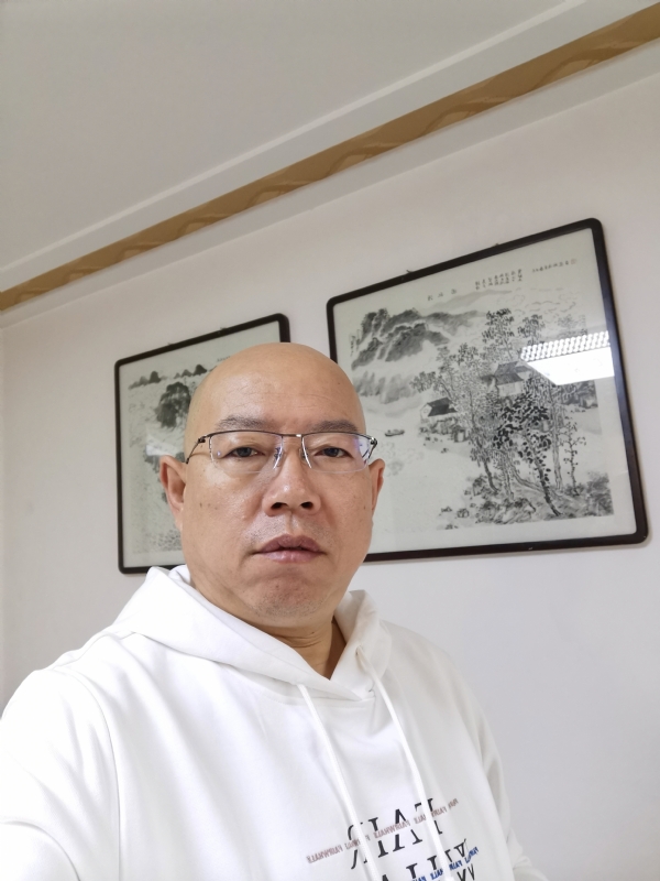 光头博士的第一张照片--成都相亲服务中心