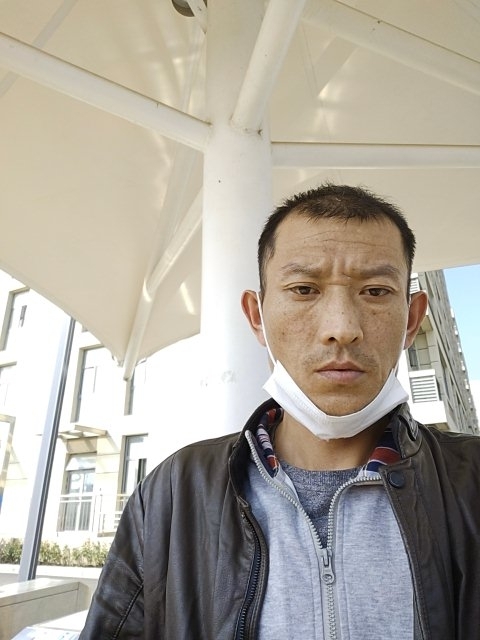 孤狼的第一张照片--成都相亲服务中心