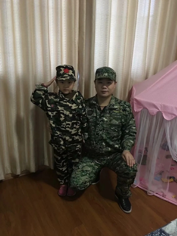 俗人的第一张照片--成都相亲服务中心
