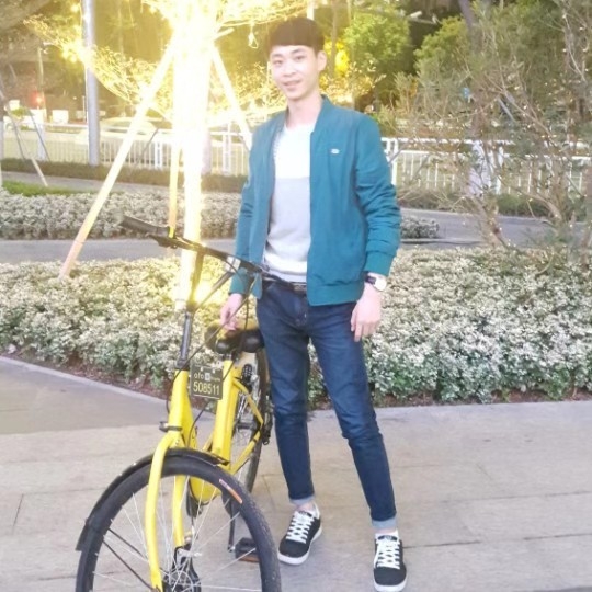 李伟的第一张照片--成都相亲服务中心