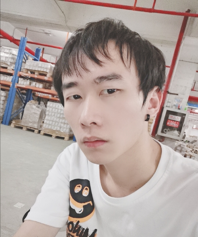 巷子里的猫的第一张照片--成都相亲服务中心