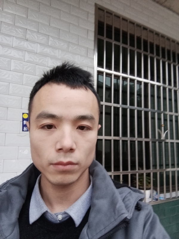 笑得那么开心的第一张照片--成都相亲服务中心
