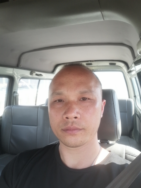 新旺丁的第一张照片--成都相亲服务中心