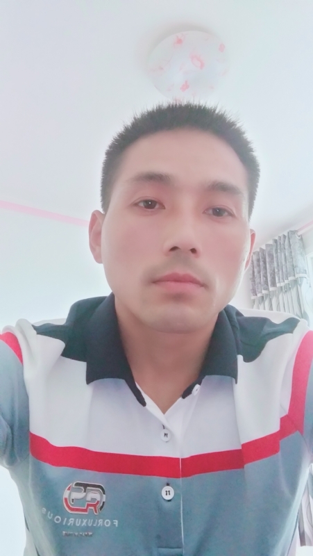染红尘世的第一张照片--成都相亲服务中心