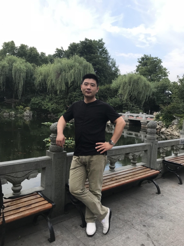 未来可期的第一张照片--成都相亲服务中心