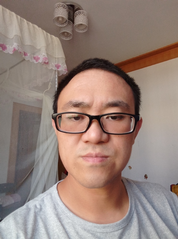 小涨常鸿的第一张照片--成都相亲服务中心