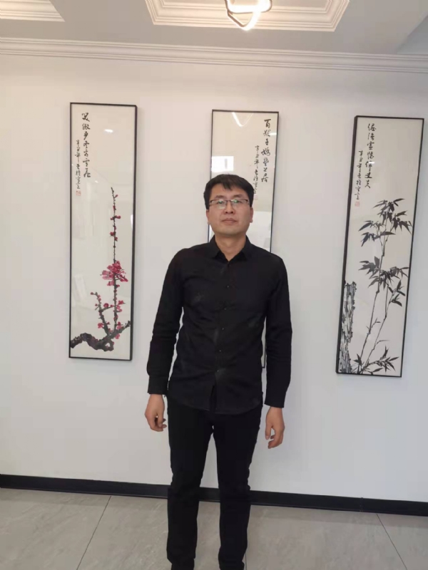 情义比天高的第一张照片--成都相亲服务中心