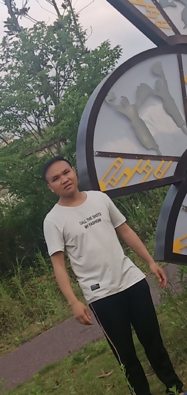 愉快的阳光的第一张照片--成都相亲服务中心