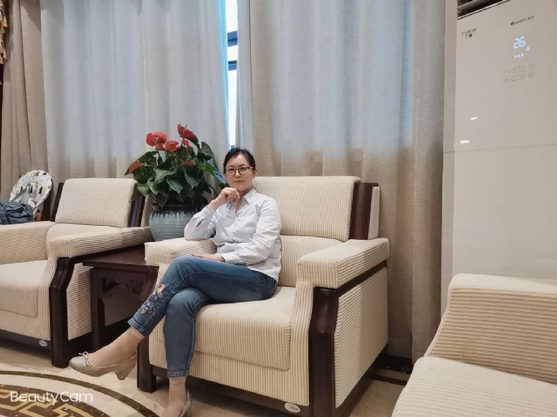秋水伊人的第一张照片--成都相亲服务中心