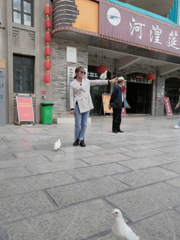 艳艳的第一张照片--成都相亲服务中心
