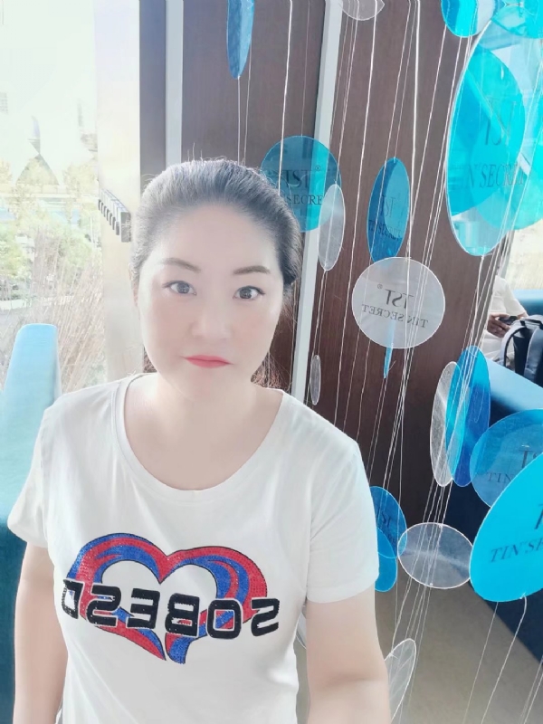巷子里的童年的第一张照片--成都相亲服务中心