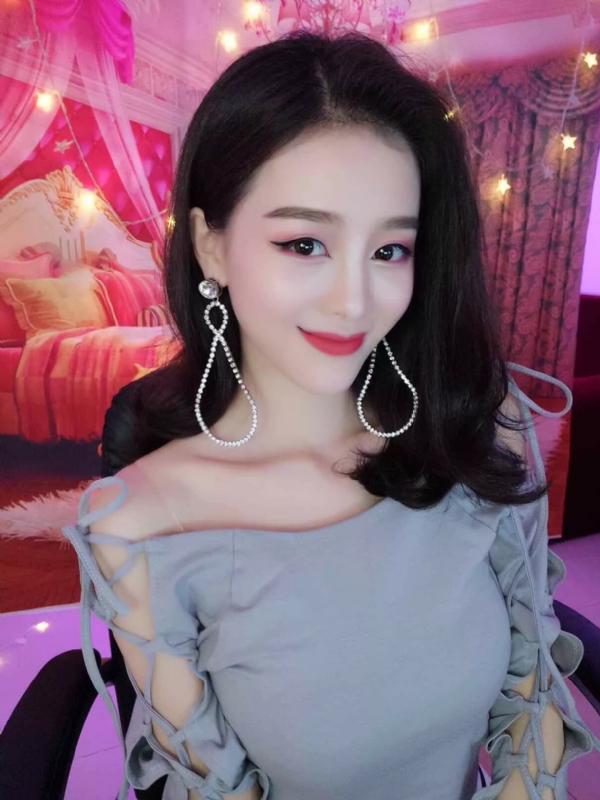 Cici的第三张照片--成都相亲服务中心