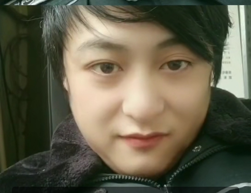 小玮的第一张照片--成都相亲服务中心