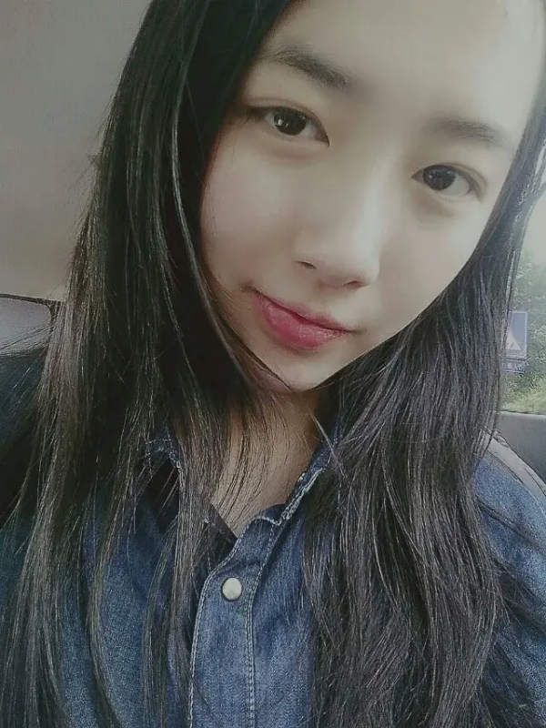 小她的第一张照片--成都相亲服务中心