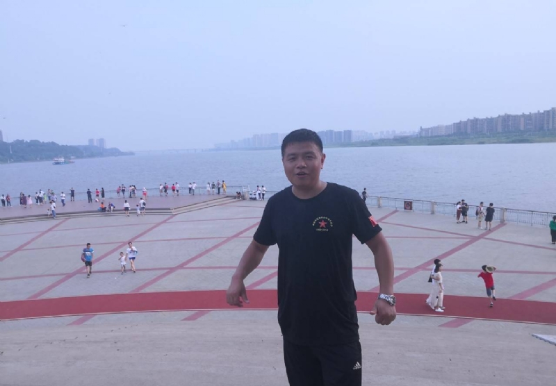 曾经心疼的我的第一张照片--成都相亲服务中心