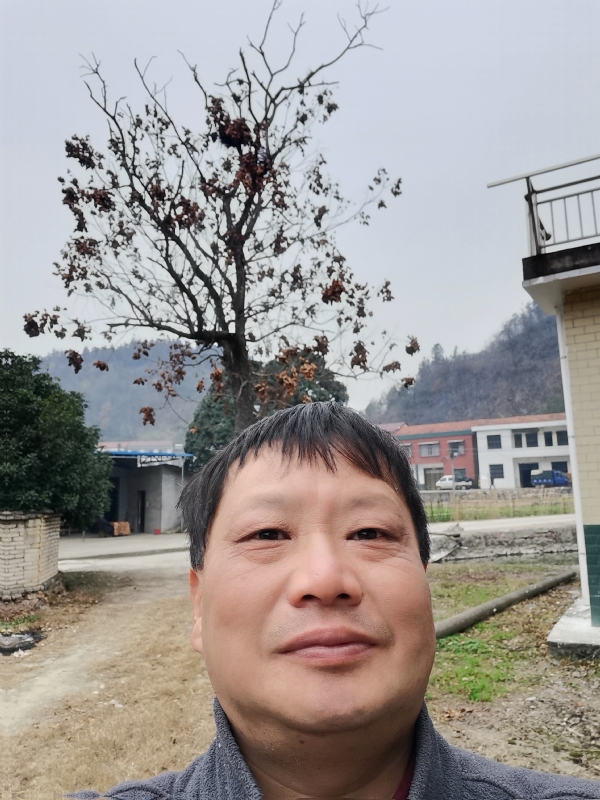 苏众青春冲浪的第一张照片--成都相亲服务中心