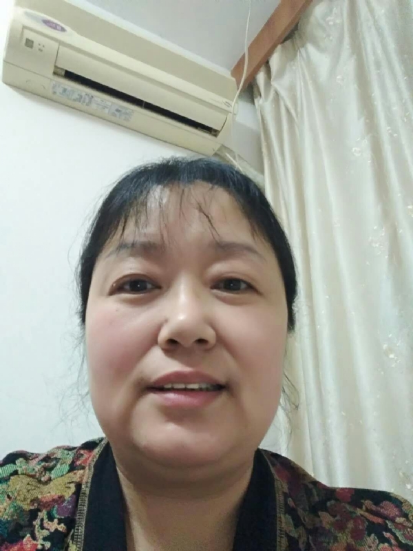 雨中漫步的第一张照片--成都相亲服务中心