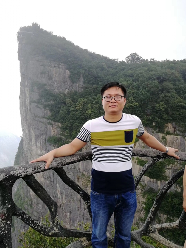 江汉的第一张照片--成都相亲服务中心