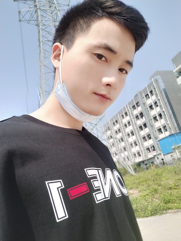 何凡的第一张照片--成都相亲服务中心