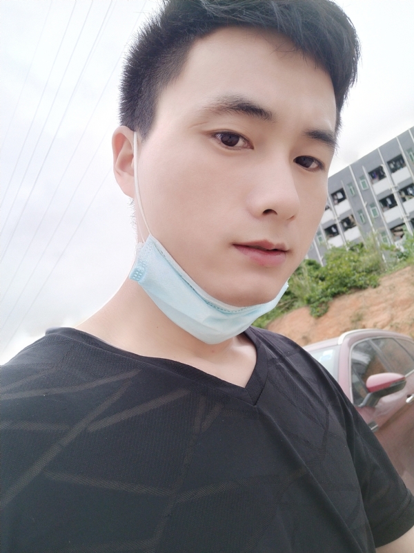 何凡的第二张照片--成都相亲服务中心