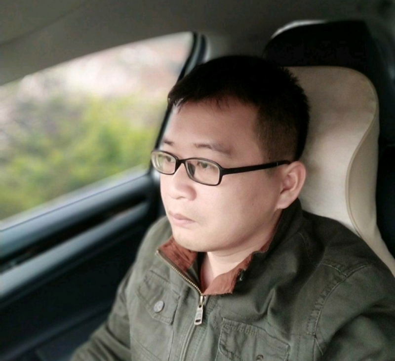 海风吹动你的心的第二张照片--成都相亲服务中心